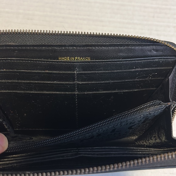 CHANEL Authentic Camellia Round Zipper Long Wallet Black Embossed series 10 VTG - Picture 7 of 16